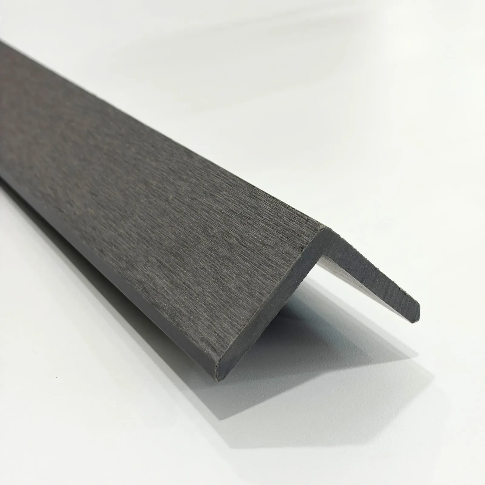 Angulo para lambrín exterior WPC — Gris Concreto