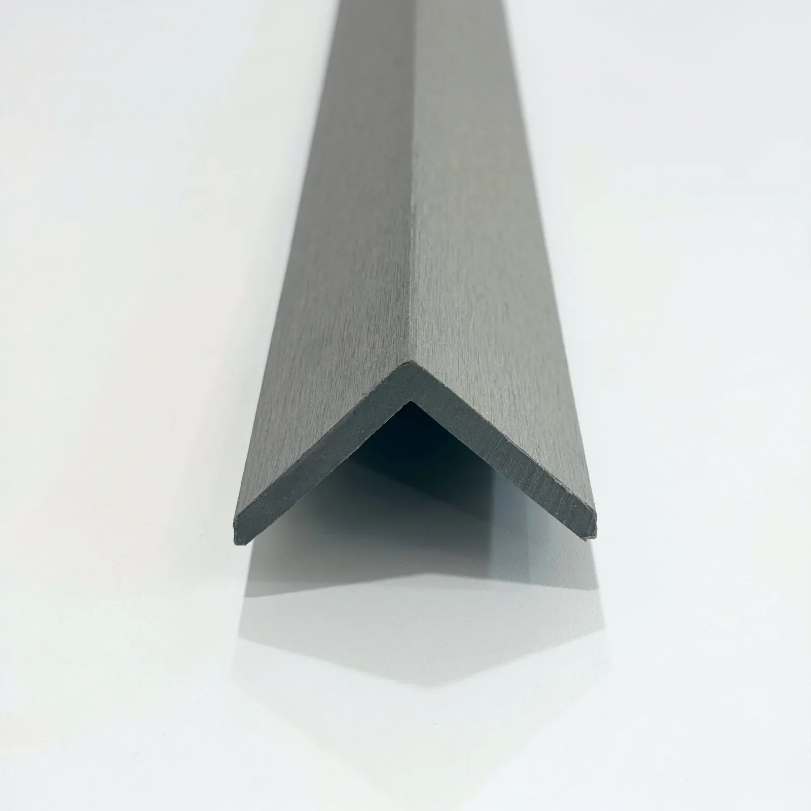 Angulo para lambrín exterior WPC — Gris Concreto