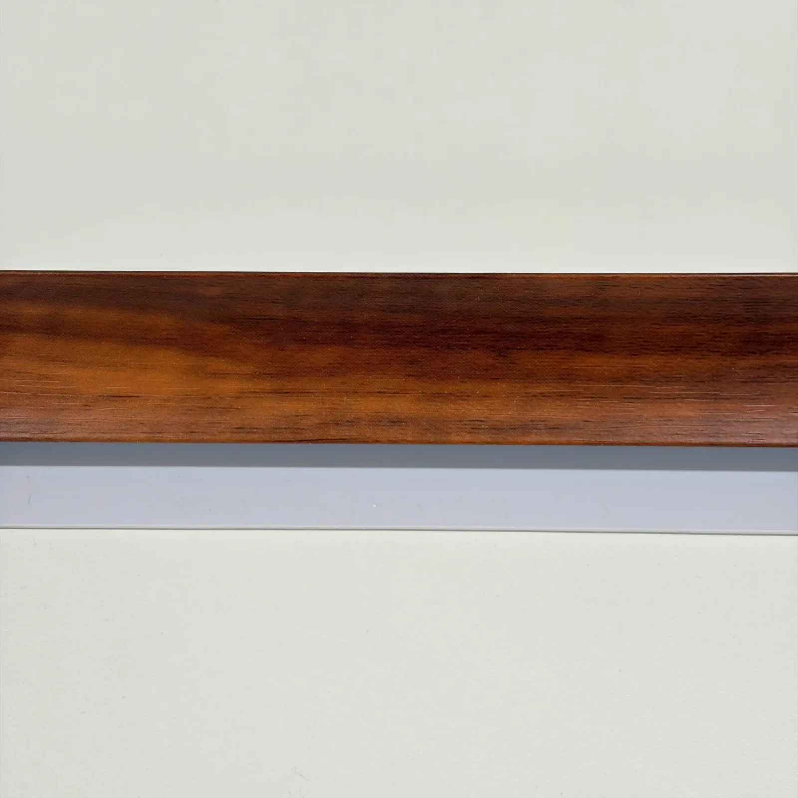 Esquinero interior — Mahogany