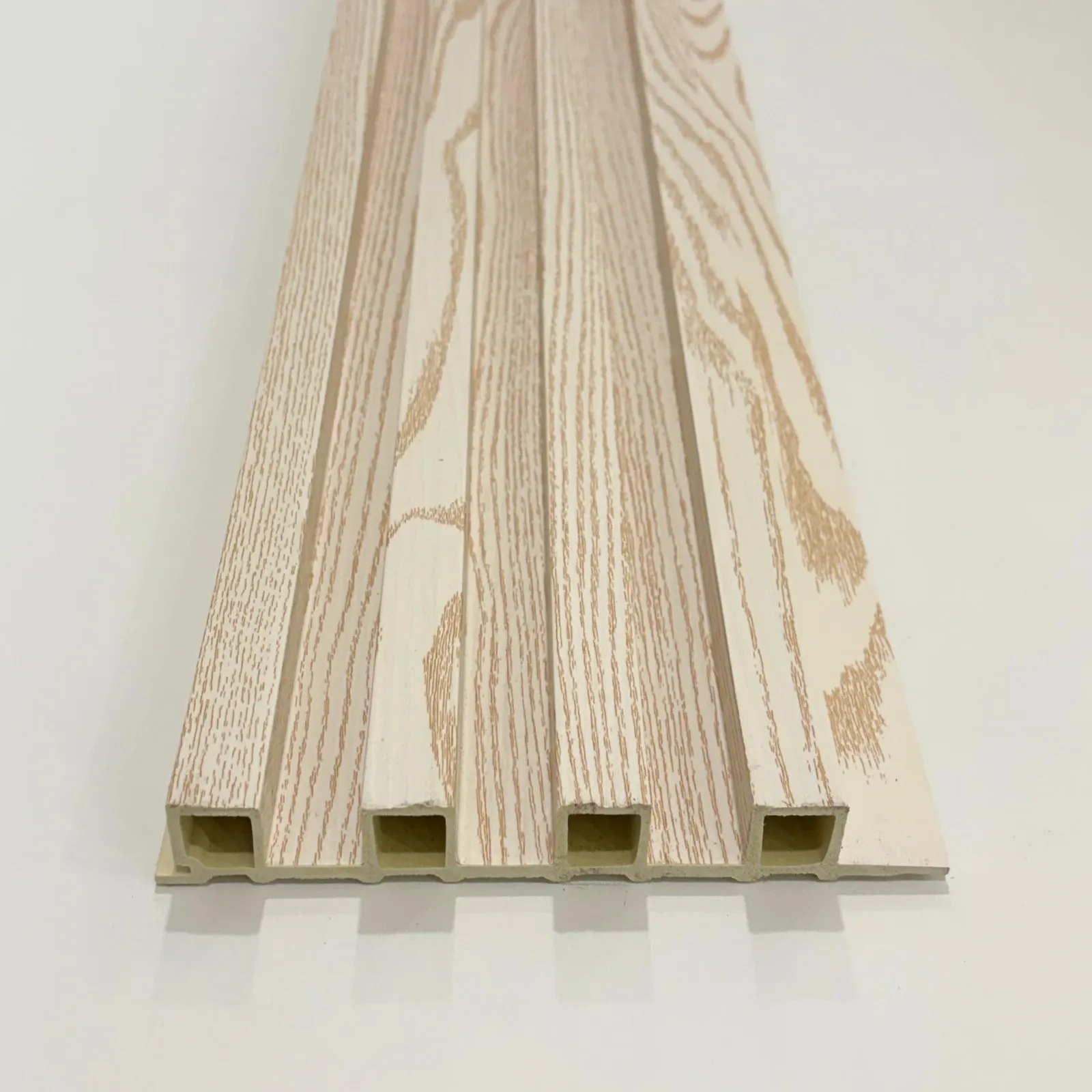 Lambrín Interior WPC de 16cm x 2.90m — Fresno Blanco