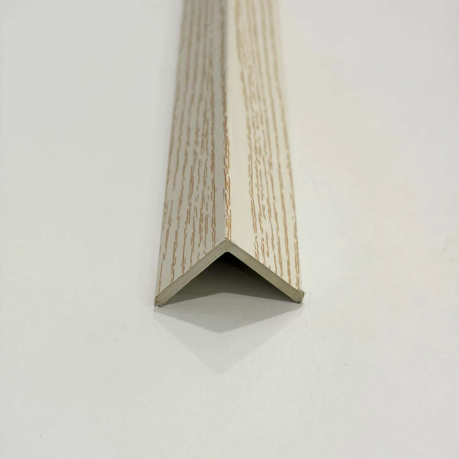 Angulo para lambrin interior WPC 2.90m — Fresno Blanco