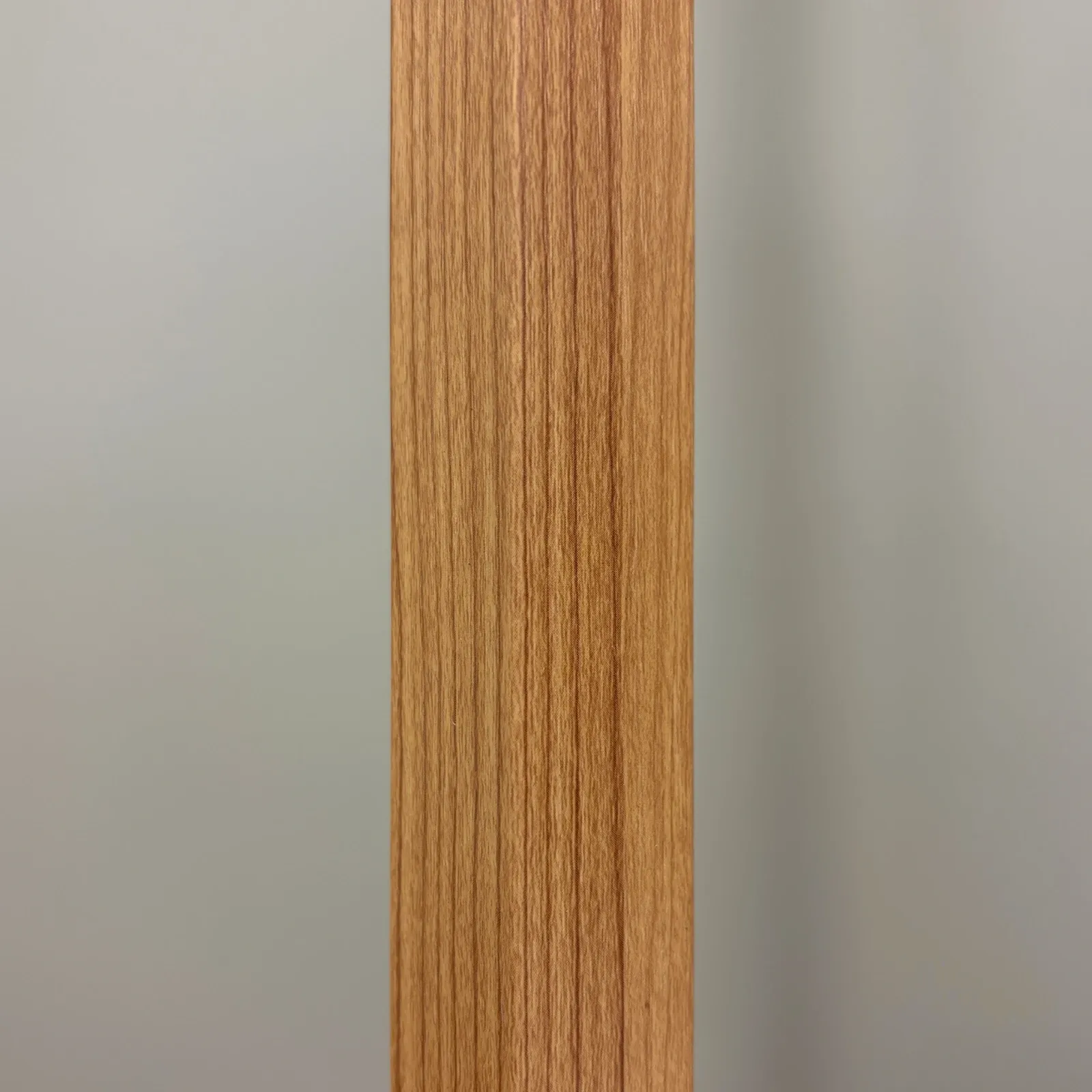 Angulo para lambrin interior WPC 2.90m — Zebrano Claro y Roble con fondo negro