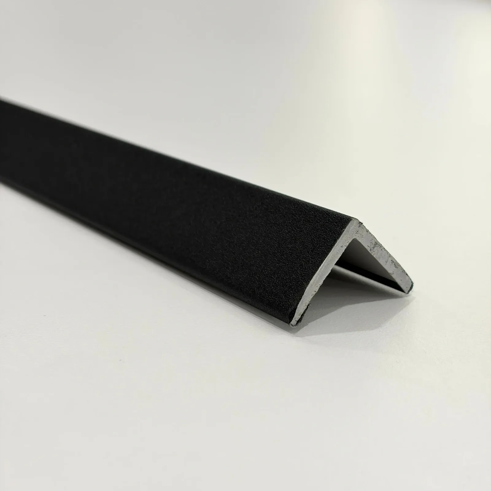 Angulo para lambrin interior WPC 2.90m — Negro Mate