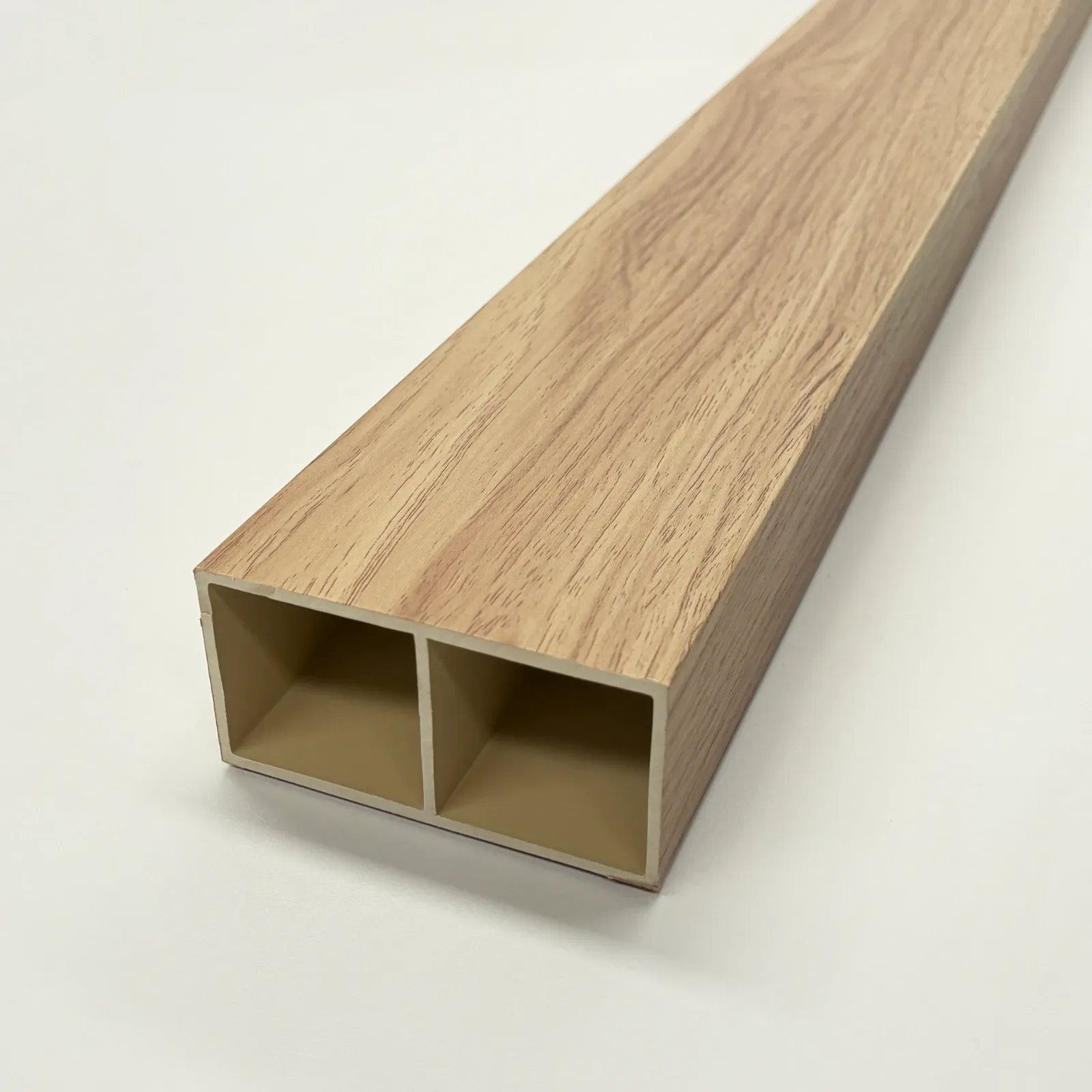 Viga decorativa interior WPC — Roble Claro