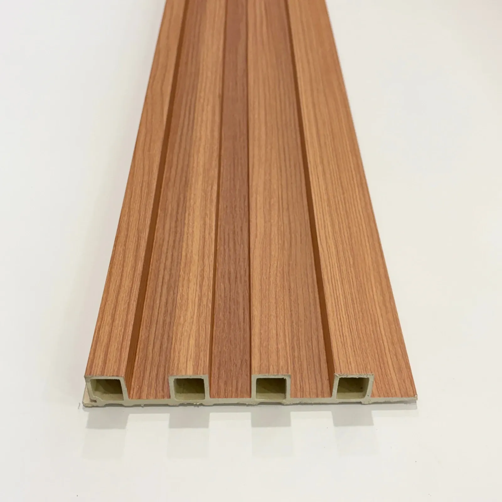 Lambrín Interior WPC de 16cm x 2.90m — Zebrano Claro